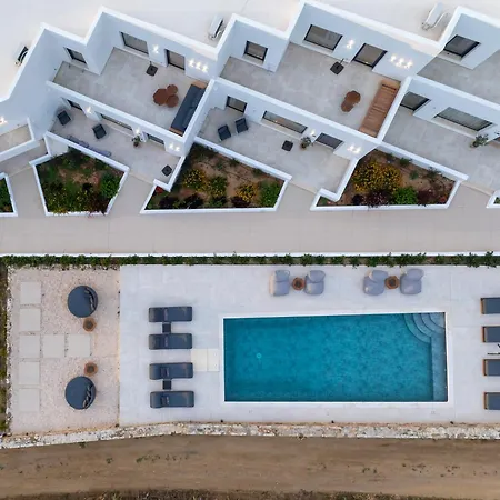 El Mar Naxos מלון דירות 4*