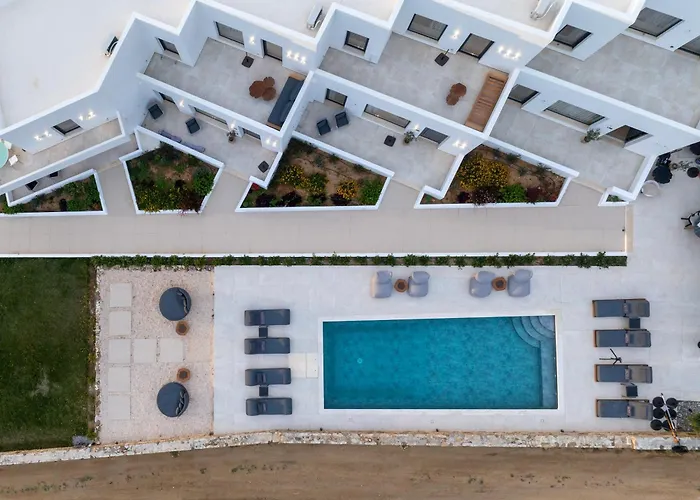 El Mar Naxos Aparthotel 4*